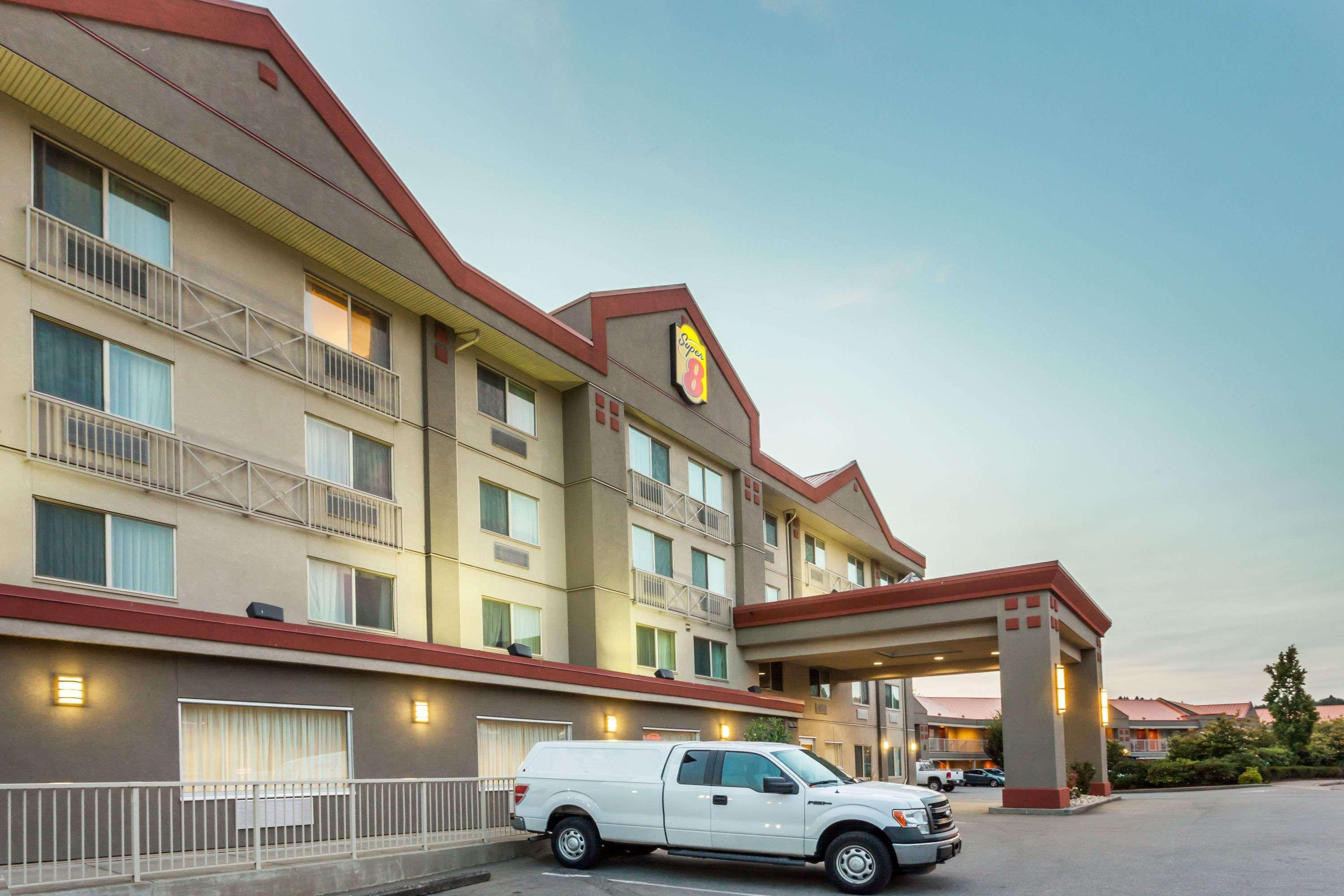Super 8 By Wyndham Abbotsford Bc Hotel Exterior foto